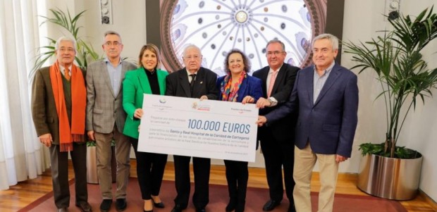 El Ayuntamiento y la Autoridad Portuaria hacen entrega de una subvención de 100.000 euros para rehabilitar la Basílica de la Caridad