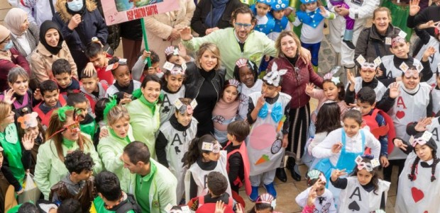 Más de un millar de estudiantes llenan las calles de la ciudad de alegría y diversión con el desfile escolar de Carnaval