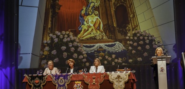 El pregón de la Semana Santa 2023 hace historia en un acto presidido por mujeres