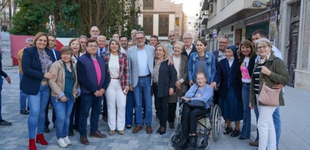 Comienza la nueva vida de la Plaza del Lago tras las obras de remodelación