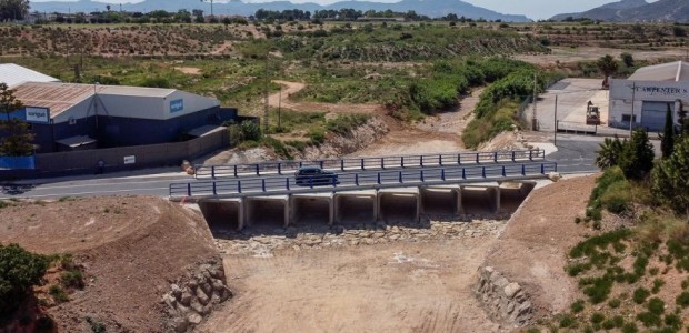 Reabre al tráfico la carretera que une Molinos Marfagones y Los Dolores tras finalizar la obra sobre el paso de la rambla