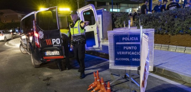 La Policía Local de Cartagena disuelve varios botellones en Cabo de Palos, La Manga y La Azohía este fin de semana