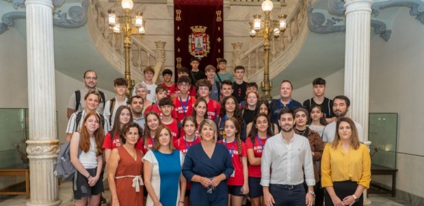 Estudiantes extranjeros visitan Cartagena junto a alumnos de San Vicente de Paúl como parte del programa Erasmus+