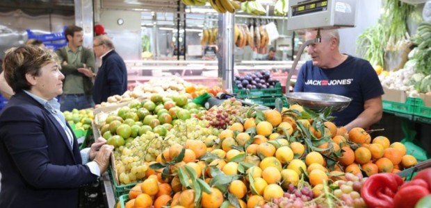 Las pescaderías del mercado de Santa Florentina no abren lunes, martes ni miércoles por obras y la festividad de Todos los Santos