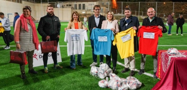 La barriada Villalba de Cartagena estrena campo de fútbol de césped artificial