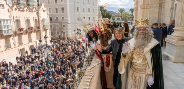 Los Reyes Magos desembarcan en Cartagena para la gran Cabalgata