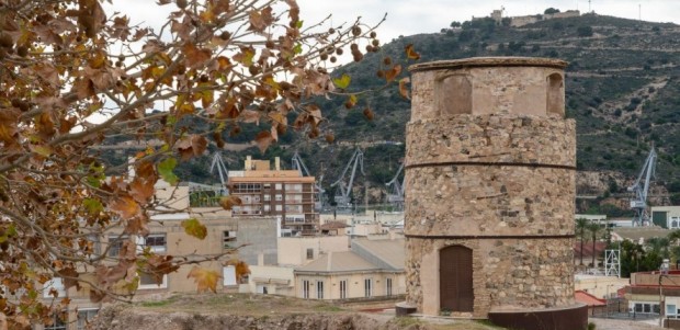 El Ayuntamiento iluminará el cerro del Molinete con luces ornamentales de vanguardia para crear una experiencia en el visitante