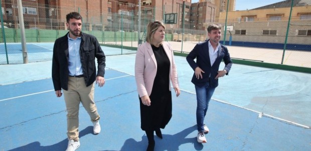 El Ayuntamiento reformará el exterior del Pabellón Central para construir tres pistas de tenis