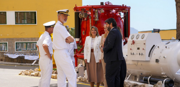 El Rey comprueba en Cartagena la profesionalidad de la Armada Española