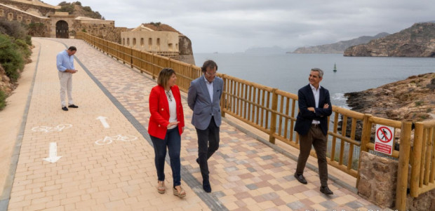 Cala Cortina ya cuenta con acceso peatonal desde el entorno de las baterías de San Isidoro, Santa Florentina y Santa Ana