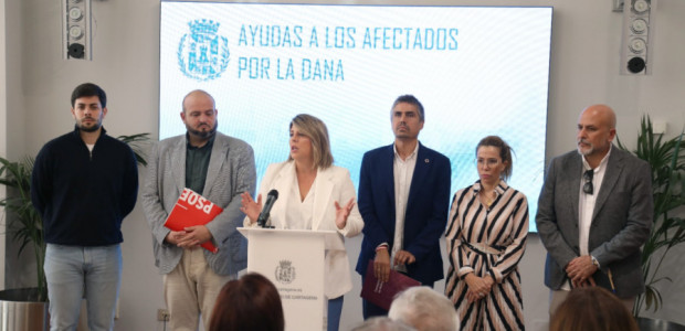 El Ayuntamiento dona su fondo de contingencia por decisión de la Corporación y envía 10 vehículos más a la zona de la DANA