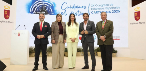 La alcaldesa presenta en FITUR las ayudas para crear hoteles en Cartagena como la oportunidad de participar de su crecimiento turístico